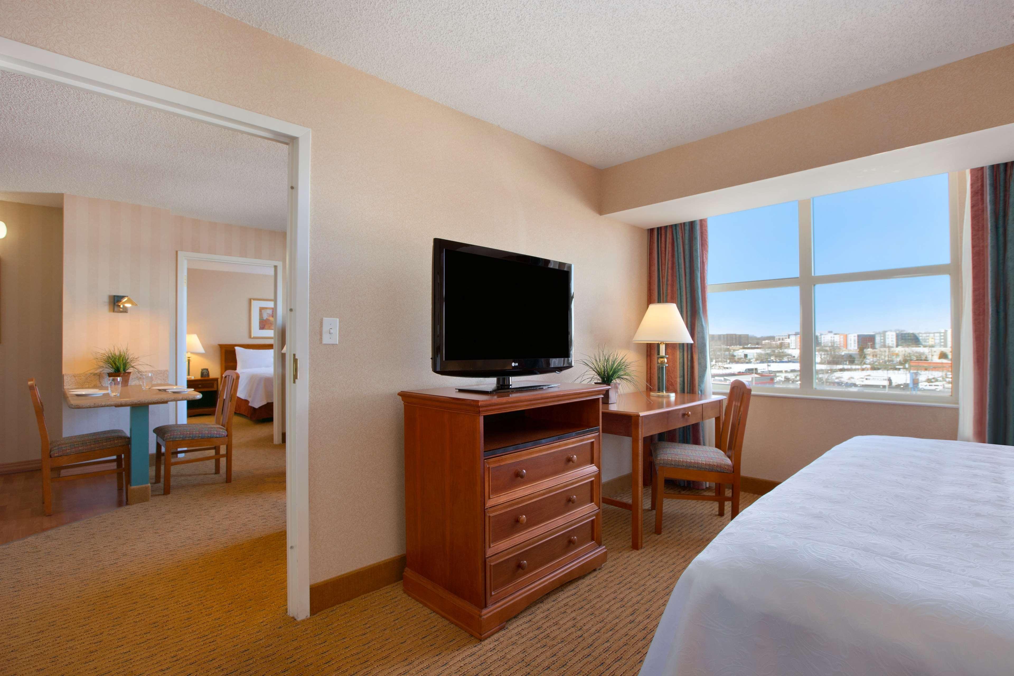 Homewood Suites By Hilton Falls Church Merrifield Bagian luar foto