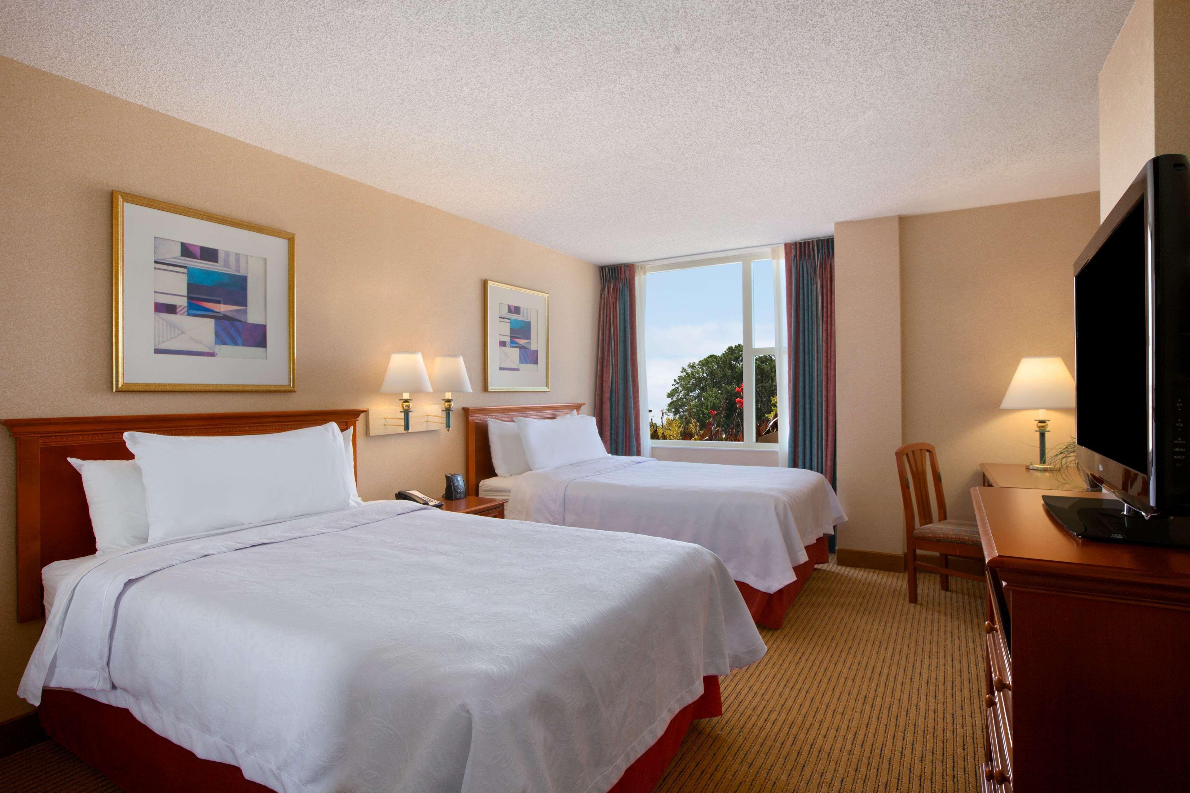 Homewood Suites By Hilton Falls Church Merrifield Bagian luar foto
