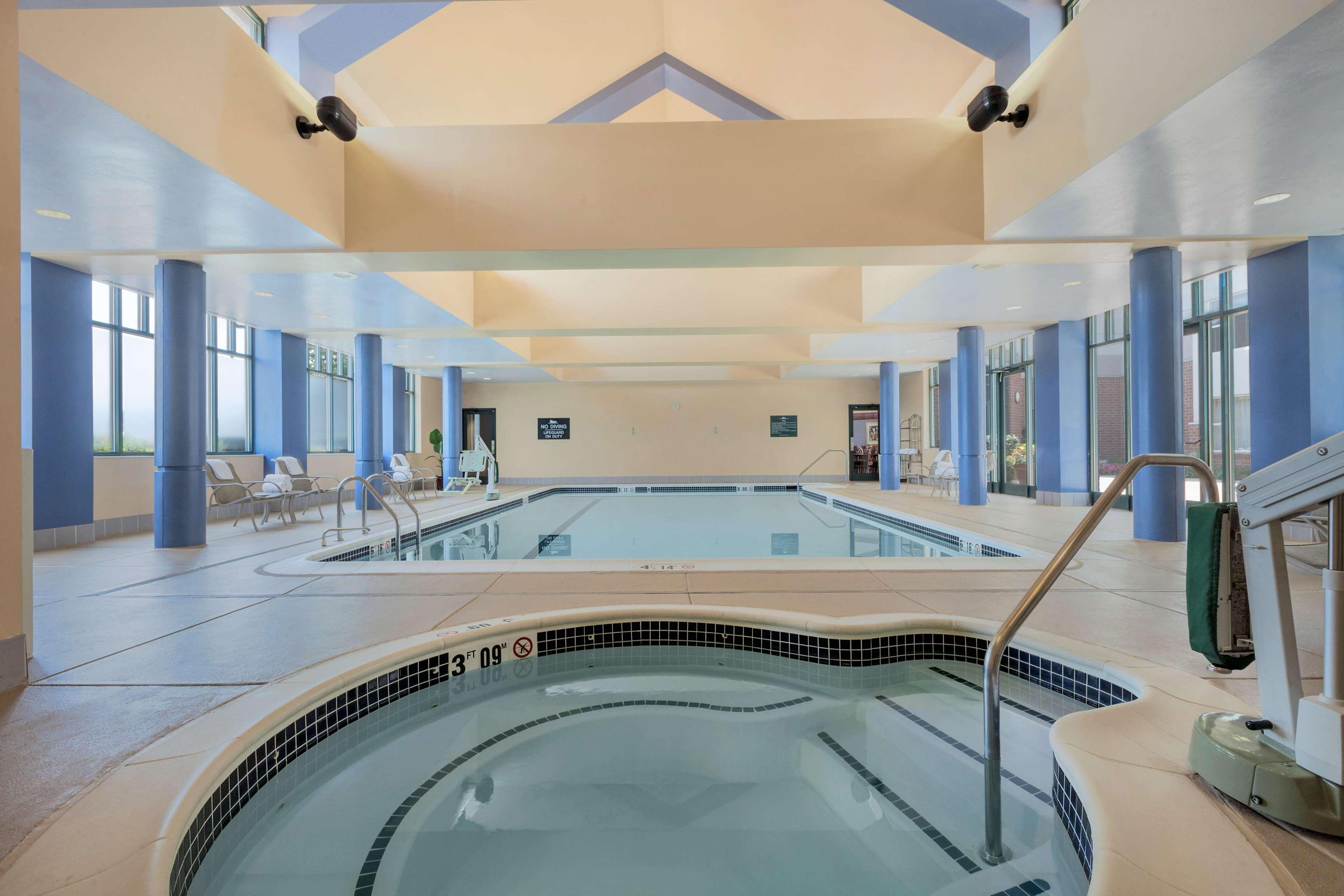 Homewood Suites By Hilton Falls Church Merrifield Bagian luar foto
