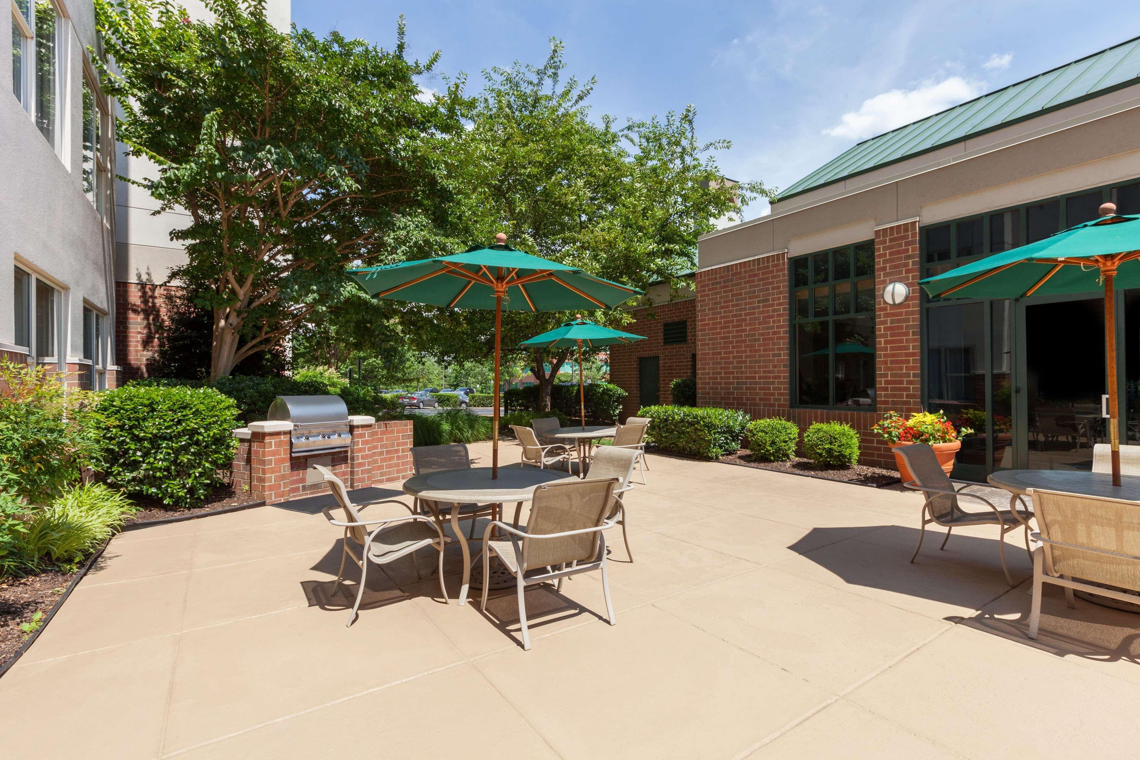 Homewood Suites By Hilton Falls Church Merrifield Bagian luar foto