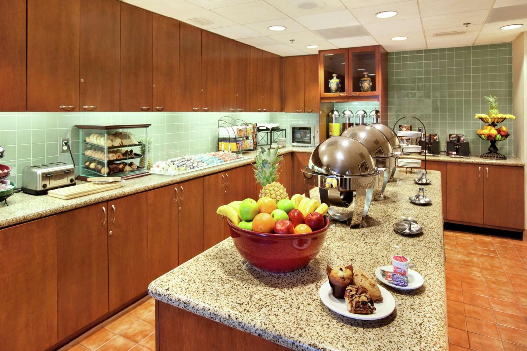 Homewood Suites By Hilton Falls Church Merrifield Bagian luar foto