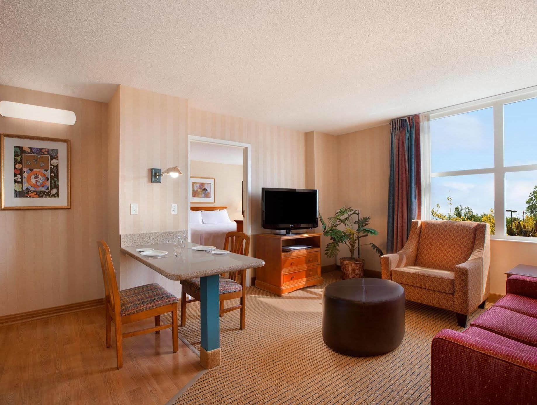 Homewood Suites By Hilton Falls Church Merrifield Bagian luar foto